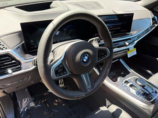Black Sapphire Metallic 2026 BMW X5 PHEV xDrive50e