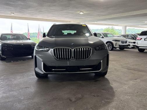 Skyscraper Grey Metallic 2024 BMW X5 xDrive40i