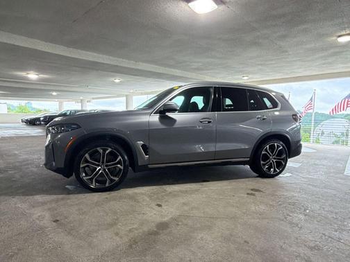 Skyscraper Grey Metallic 2024 BMW X5 xDrive40i