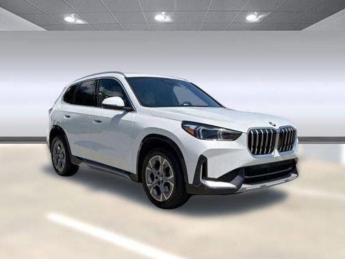 Mineral White Metallic 2025 BMW X1 xDrive28i
