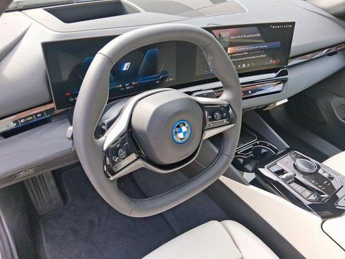 2026 BMW i5 xDrive40
