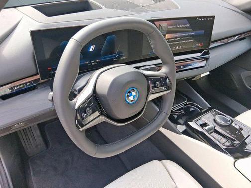 2026 BMW i5 xDrive40
