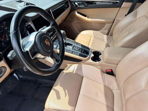 Night Blue Metallic 2020 Porsche Macan Macan