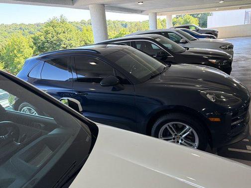 Night Blue Metallic 2020 Porsche Macan Macan