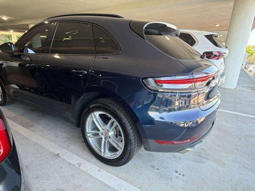 Night Blue Metallic 2020 Porsche Macan Macan