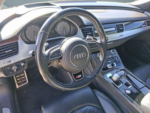 2015 Audi S8 4.0T