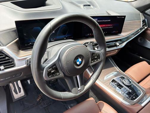 Black Sapphire Metallic 2025 BMW X5 M60i