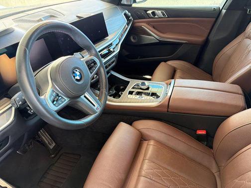 Black Sapphire Metallic 2025 BMW X5 M60i