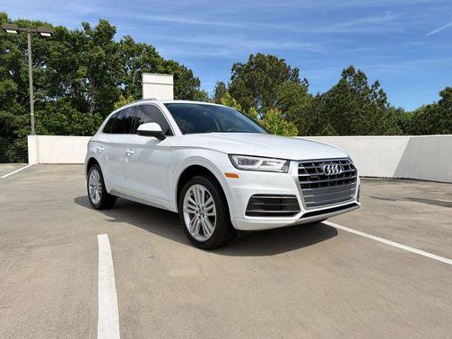 Glacier White Metallic 2020 Audi Q5 45 Premium Plus