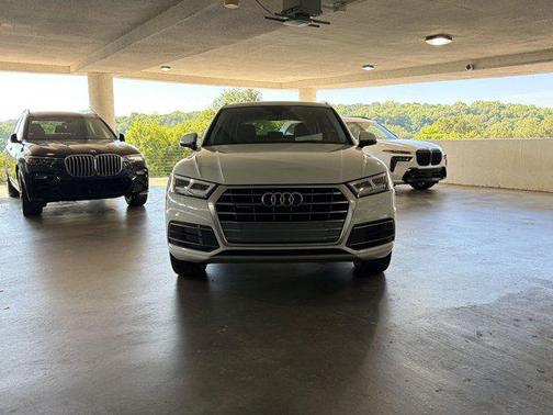 Glacier White Metallic 2020 Audi Q5 45 Premium Plus