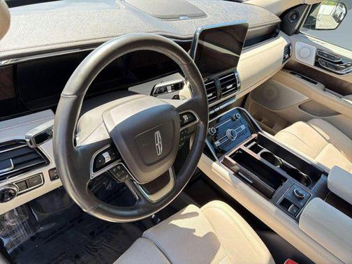 Infinite Black 2020 Lincoln Navigator Reserve