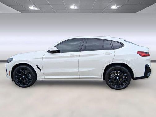 2023 BMW X4 xDrive30i
