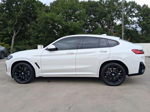 2023 BMW X4 xDrive30i