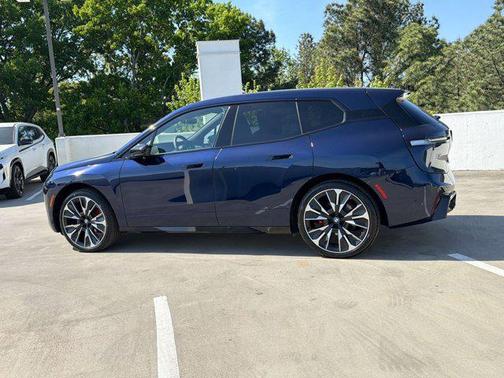 Tanzanite Blue II Metallic 2026 BMW iX M70