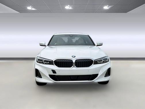 Mineral White Metallic 2026 BMW 330 330i