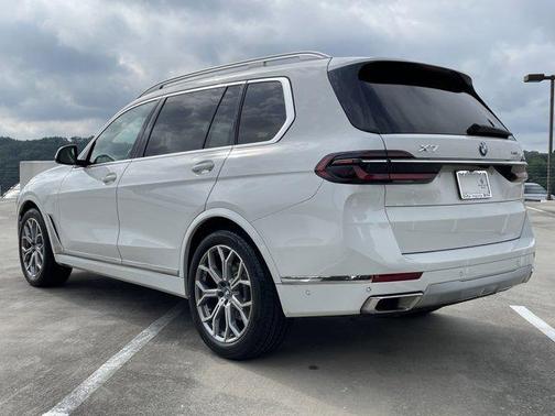 2023 BMW X7 xDrive40i