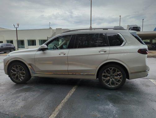 2023 BMW X7 xDrive40i