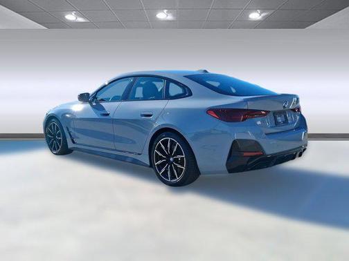 2025 BMW M440 i