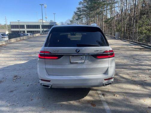 2025 BMW X7 xDrive40i