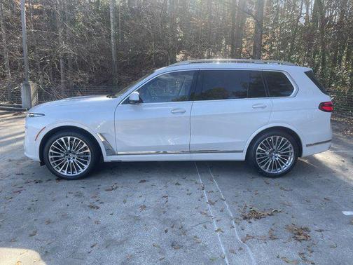 2025 BMW X7 xDrive40i