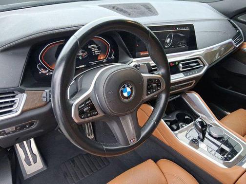 2023 BMW X6 M50i