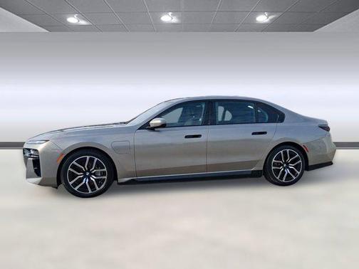 2025 BMW 750e i xDrive