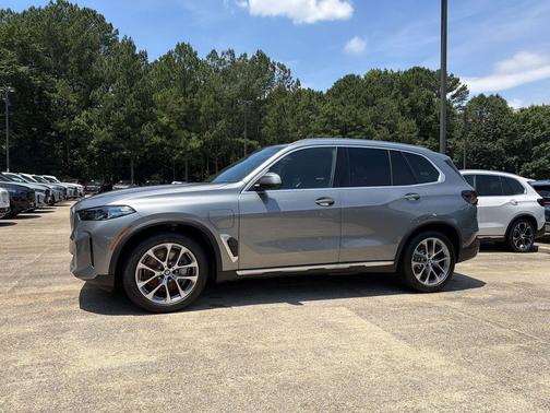 Skyscraper Grey Metallic 2026 BMW X5 PHEV xDrive50e