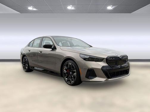 Oxide Grey Metallic 2026 BMW i5 M60