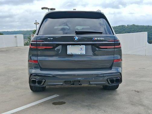 2026 BMW X7 M60i
