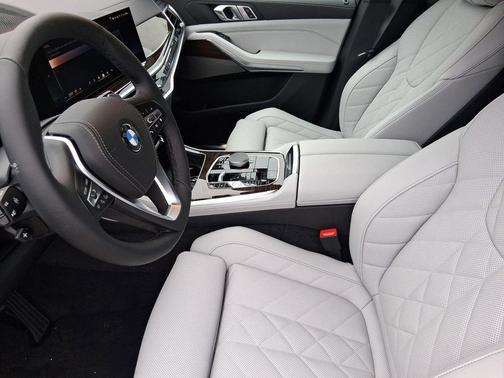 Black Sapphire Metallic 2026 BMW X5 sDrive40i