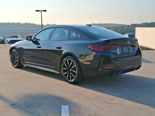2025 BMW M440 i
