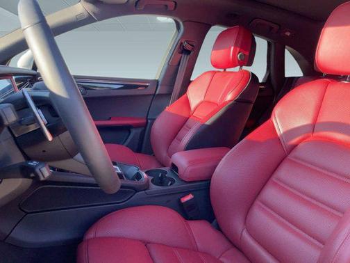 2025 Porsche Macan AWD