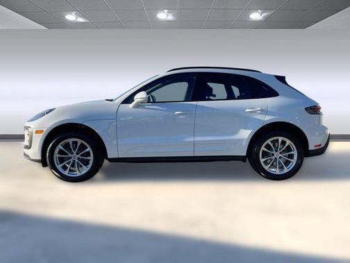 2025 Porsche Macan AWD