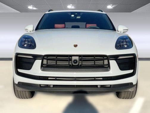 2025 Porsche Macan AWD