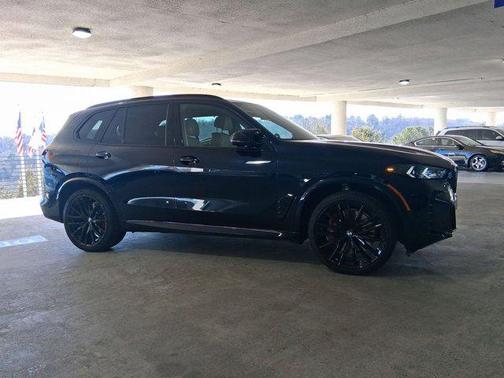 2025 BMW X5 M60i