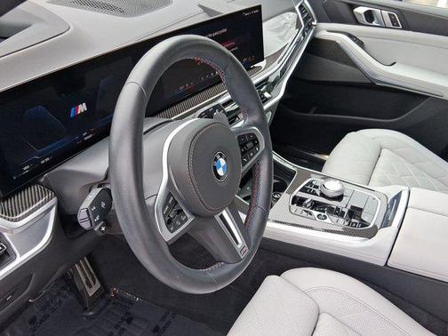 2025 BMW X5 M60i