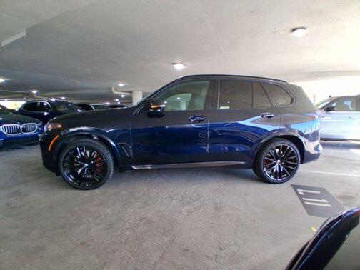 2025 BMW X5 M60i