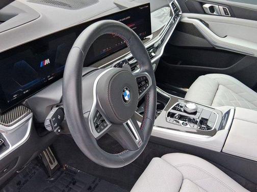 2025 BMW X5 M60i