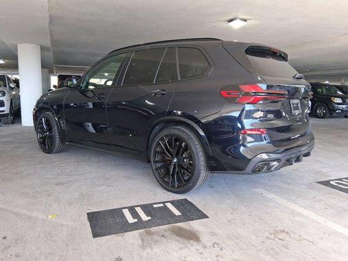 2025 BMW X5 M60i