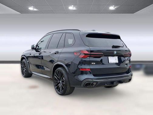 2025 BMW X5 M60i