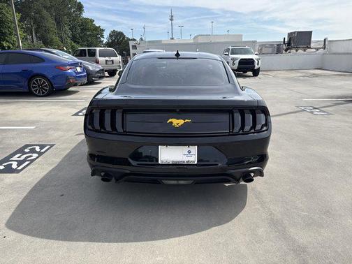 2022 Ford Mustang EcoBoost