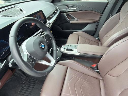 Space Silver Metallic 2025 BMW X1 xDrive28i