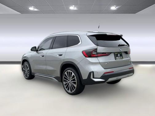 Space Silver Metallic 2025 BMW X1 xDrive28i