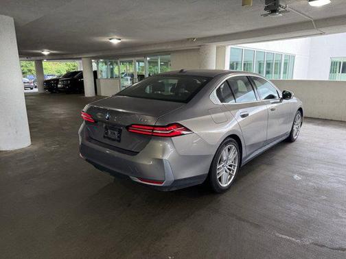2024 BMW 530 i