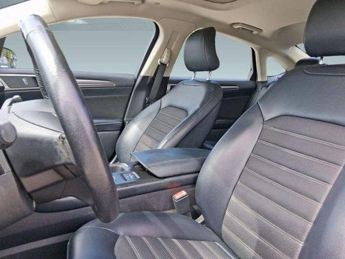2017 Ford Fusion Hybrid SE