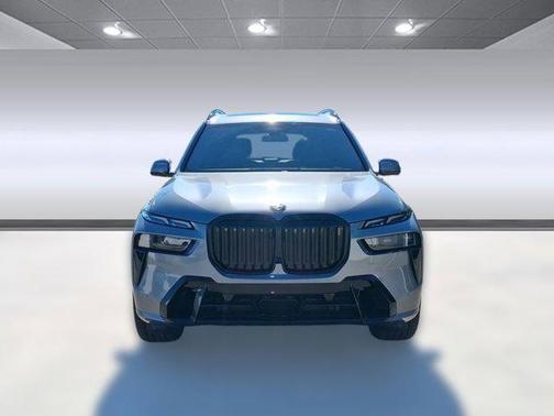 Skyscraper Grey Metallic 2026 BMW X7 xDrive40i