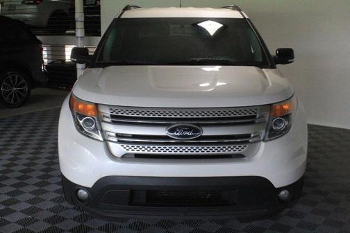 Photo 5 of 51 of 2013 Ford Explorer XLT