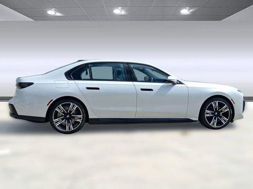 2025 BMW i7 xDrive60