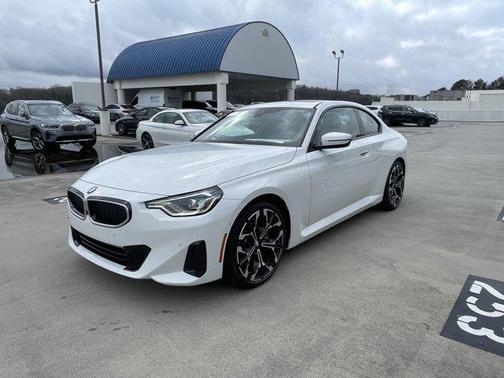 2025 BMW 230 i