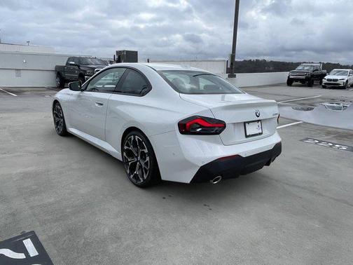 2025 BMW 230 i